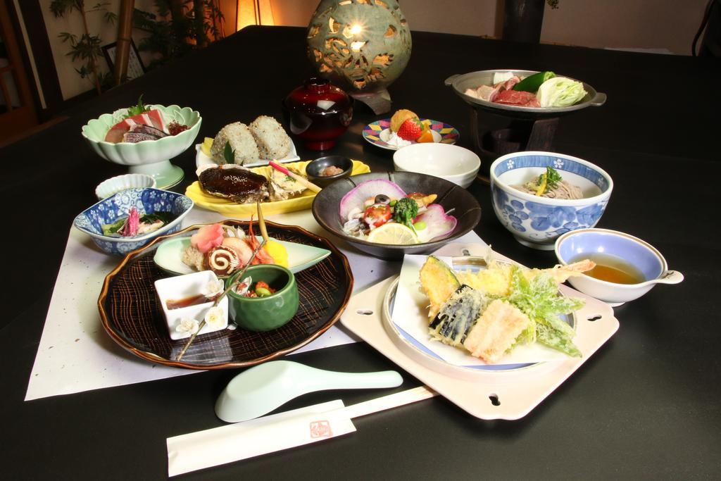 Yunomoto Onsen Hotel Miyakonojō Buitenkant foto